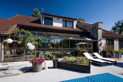Beautiful Villa with swimming pool, sauna, garden