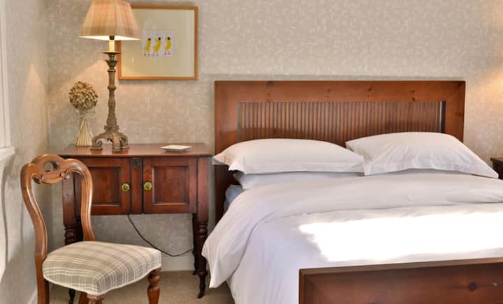 The Den Bedroom al piano di sotto