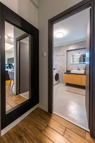 5BD Central Flat with Balcony, Brand New 120 sq.m gallery image 3