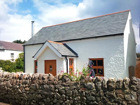 Luxury Seaside Cottage in Gower