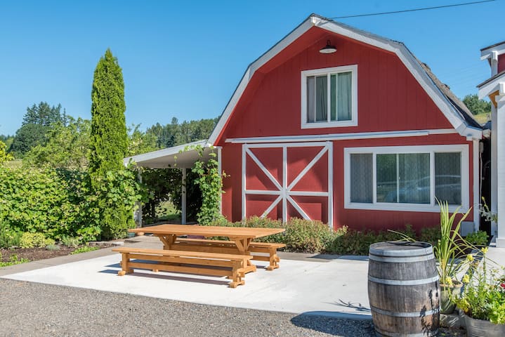 Guest Barn at Middleground Farms