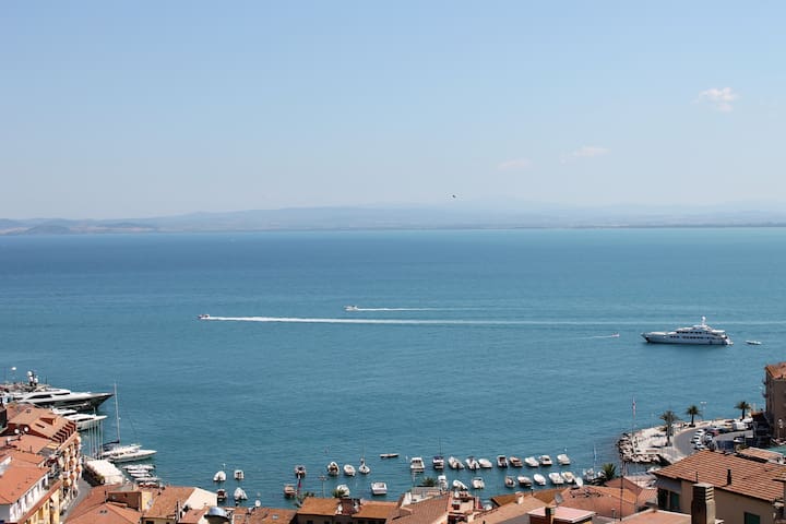 Transparent | Top vacation rental listings in Porto Santo Stefano