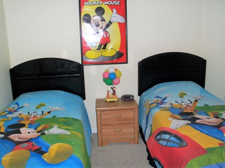 2nd-Floor-Double-Twin-Bedroom