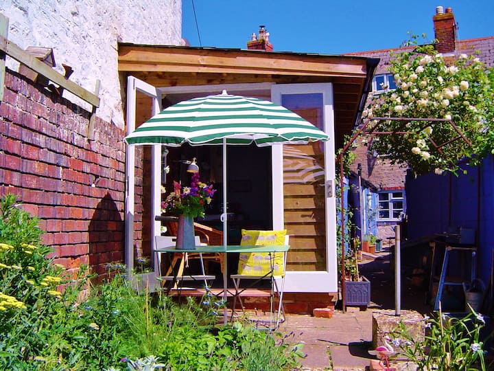 Beautiful bolt hole in Bridport