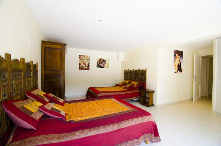 Ორადგილიანი საძინებელი ორი 140x190 საწოლით