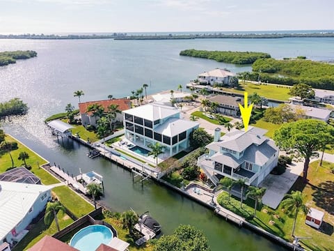 Lux Home on Gulf w/Private POOL & 100ft Dock