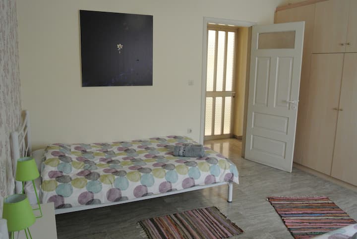 غرفة نوم 2 بسريرين توأمين