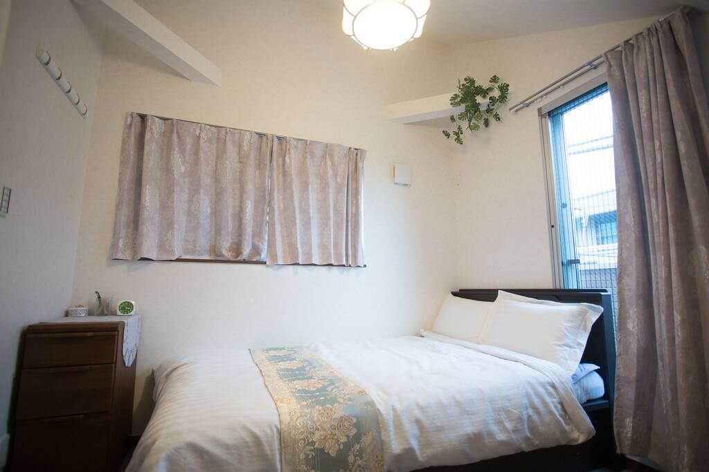三楼-卧室4:双人床
bedroom 3 in 4 floor--double bed