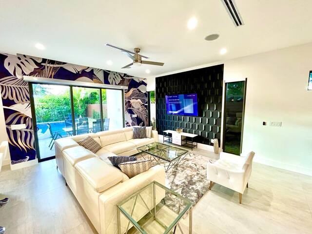 Las Olas Botanical Oasis w Sauna & Pool Near Beach gallery image 3