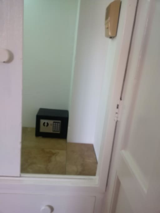Safe box