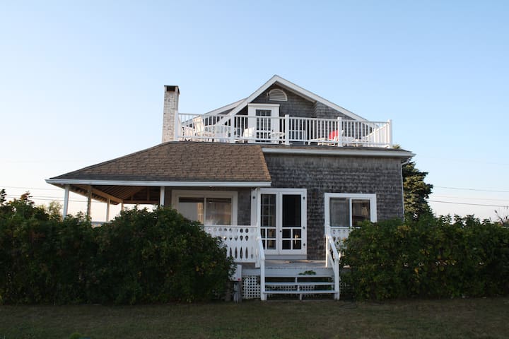 Beach House In Quonochontaug Ri Cottages For Rent In