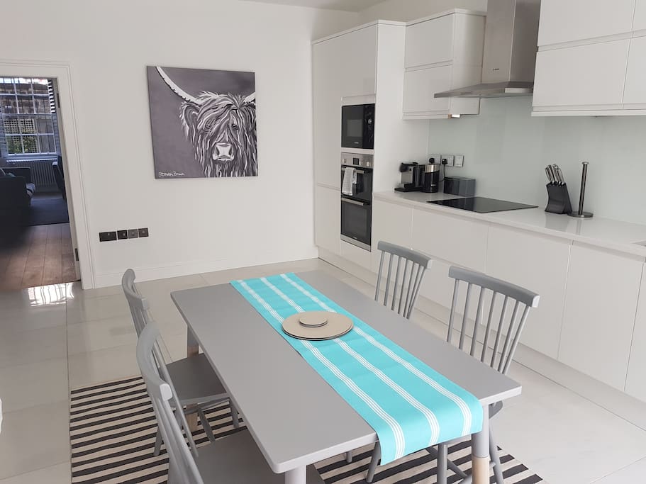 Kitchen dining