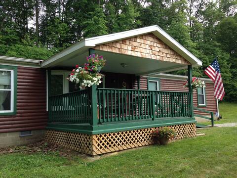 Spacious Bobcat Cabin | 30 mins from Hocking Hills