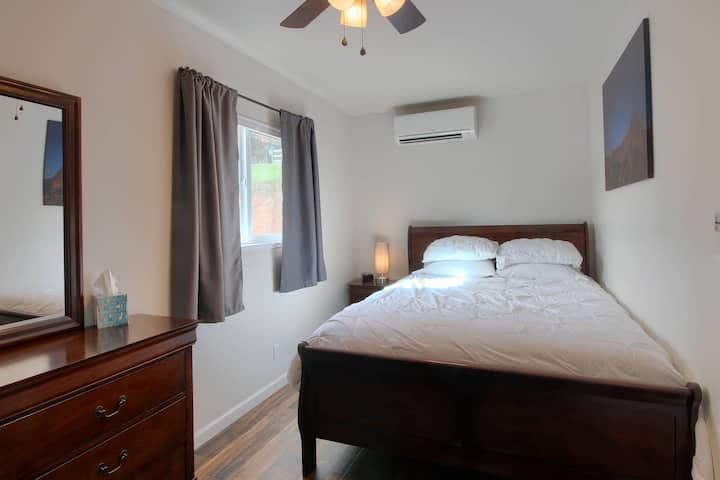 Bedroom #2- Queen bed