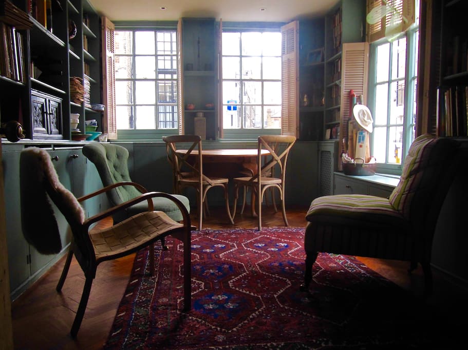 Dining/sitting area