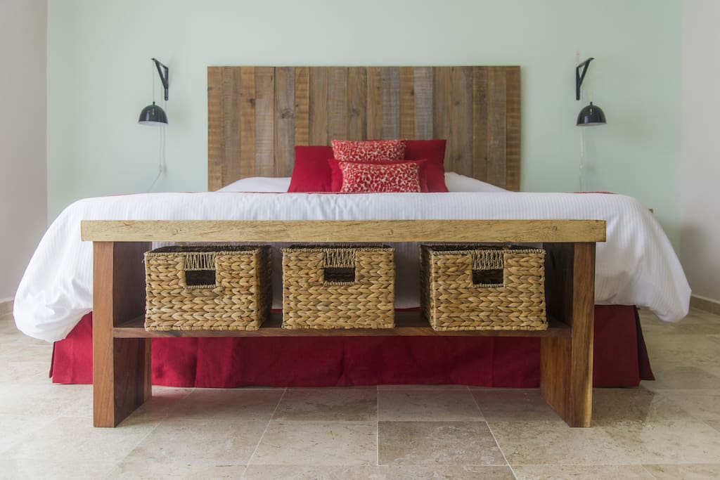 Junior suites feature a King size bed.