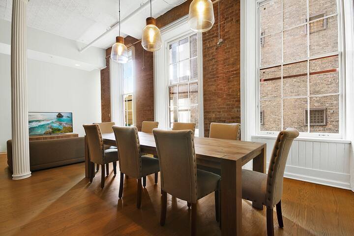 Beautiful Classic Bond Street NoHo Loft gallery image 3