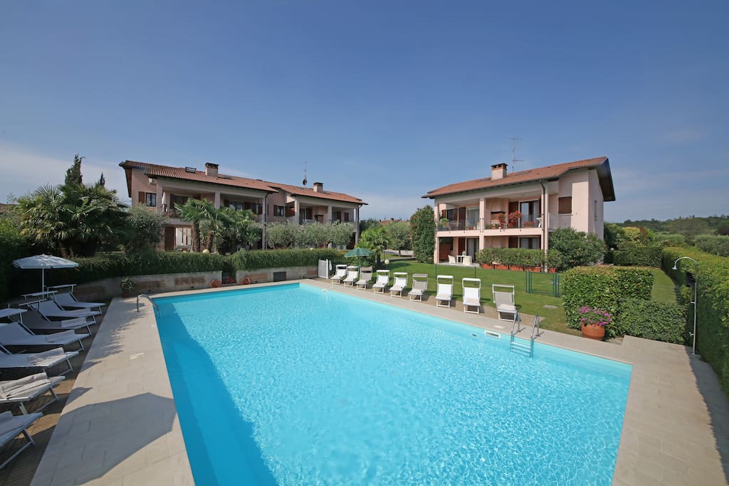 Piscina e solarium