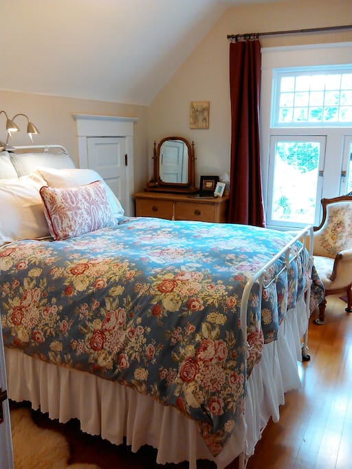 Super comfortable pillow top double bed that sits high about the floor (like in the good ole days)!
