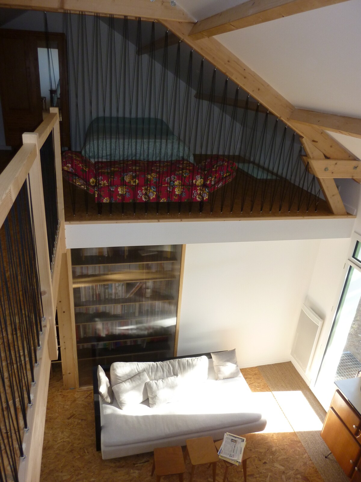 Მშვენიერი მოცულობა ატმოსფეროსა და ბიუსტის წყალობით