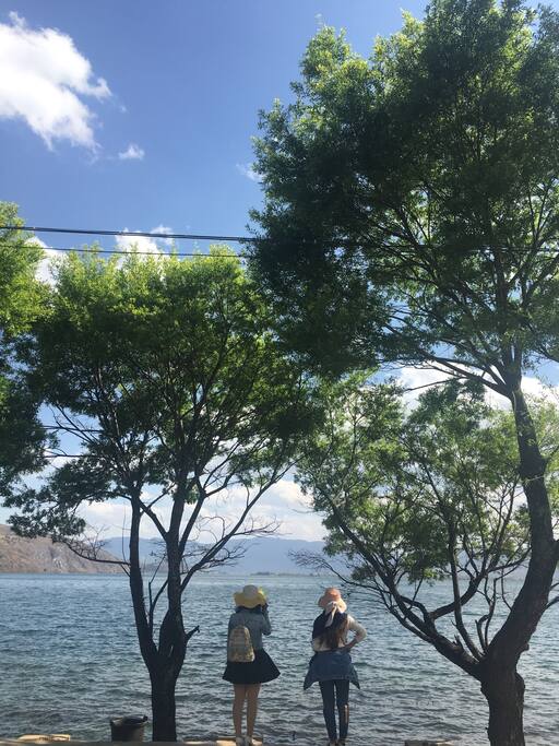 洱海边上
