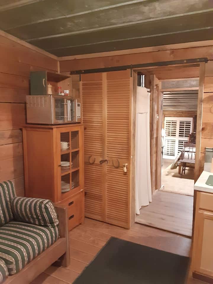 The "Bunkhouse" At Hunter Hollow Farm - Oak Ridge, TN