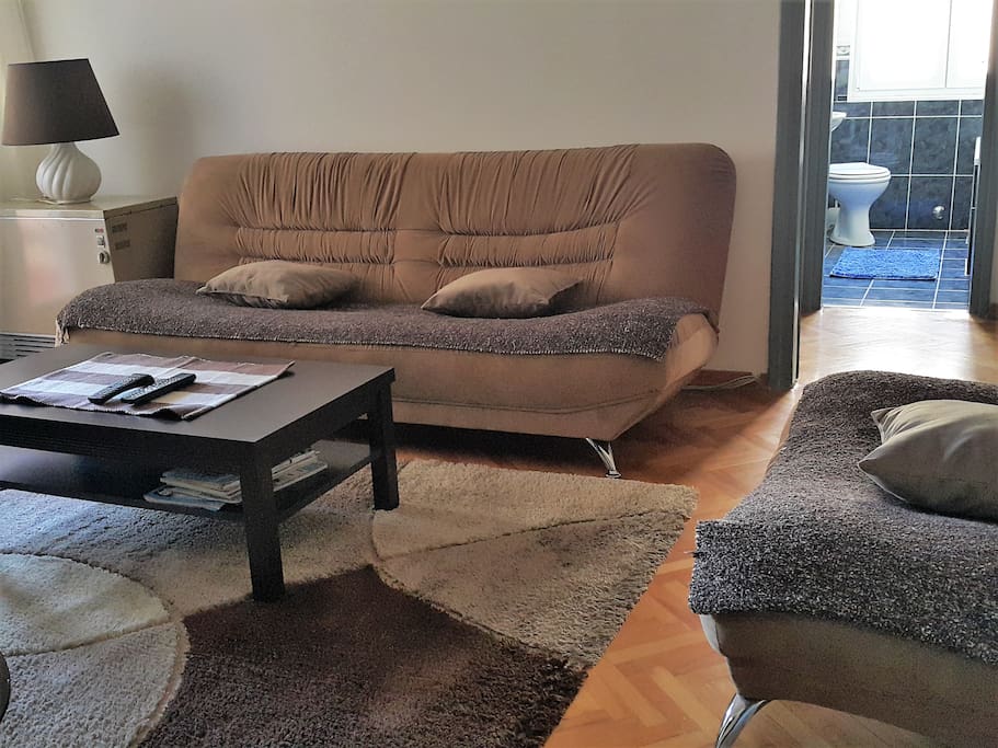 Relax and end enjoy comfort and space full of daylight