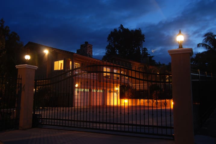 Executive house with great views gallery image 2