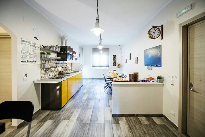 Capodimonte Apartment-300mt Subway – Parking