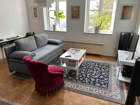 Successful Airbnb property: Bright 87 sqm with Rhön view, city bus & A7 connection in Fulda