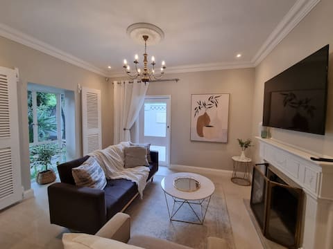 Rosemary Luxury Cottage + Backup power & garden