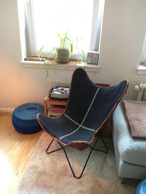 living room_reading corner