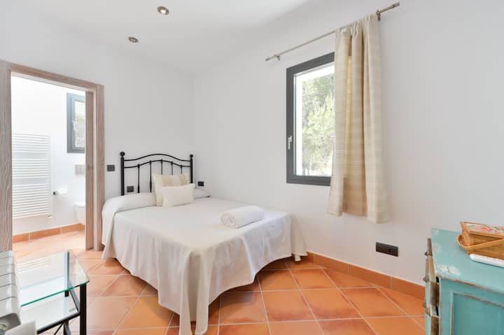 Bedroom 3 with En-Suite Bathroom