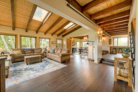 The Raven’s Nest  *Private Getaway at the Coast*