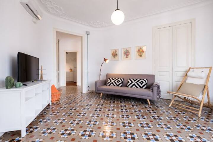 Apartment for large groups in the center gallery image 3