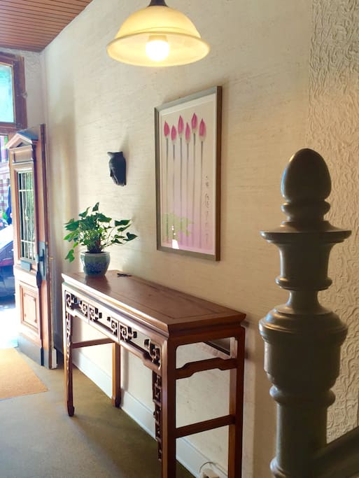 Entrance door and Chinese table