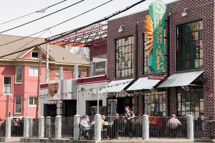 Apt Facing Winners and Losers Bar!!!