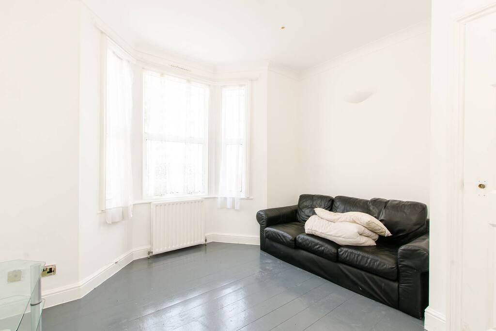 No longer looks like this -, I additional cream sofa, 1 fish tank, TV, Vinyl and two gramophones.