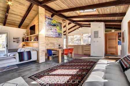 4 Season Design Forward beach house w/ sauna