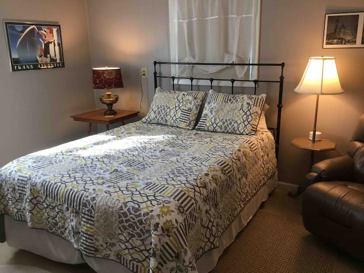 Bobeck Villa Efficiency 1 Month Minimum - 인디애나