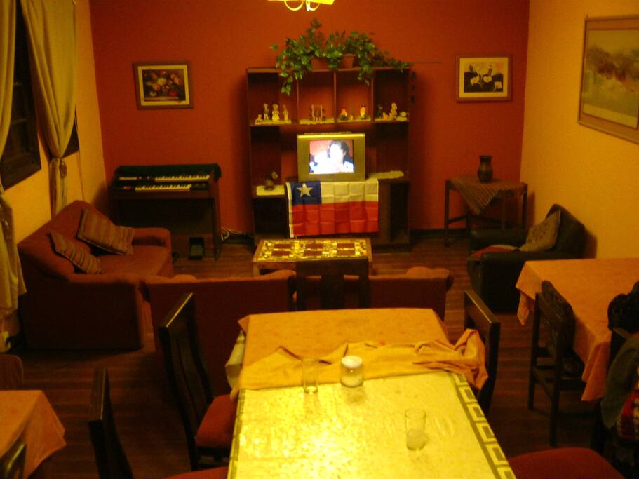 SALON,