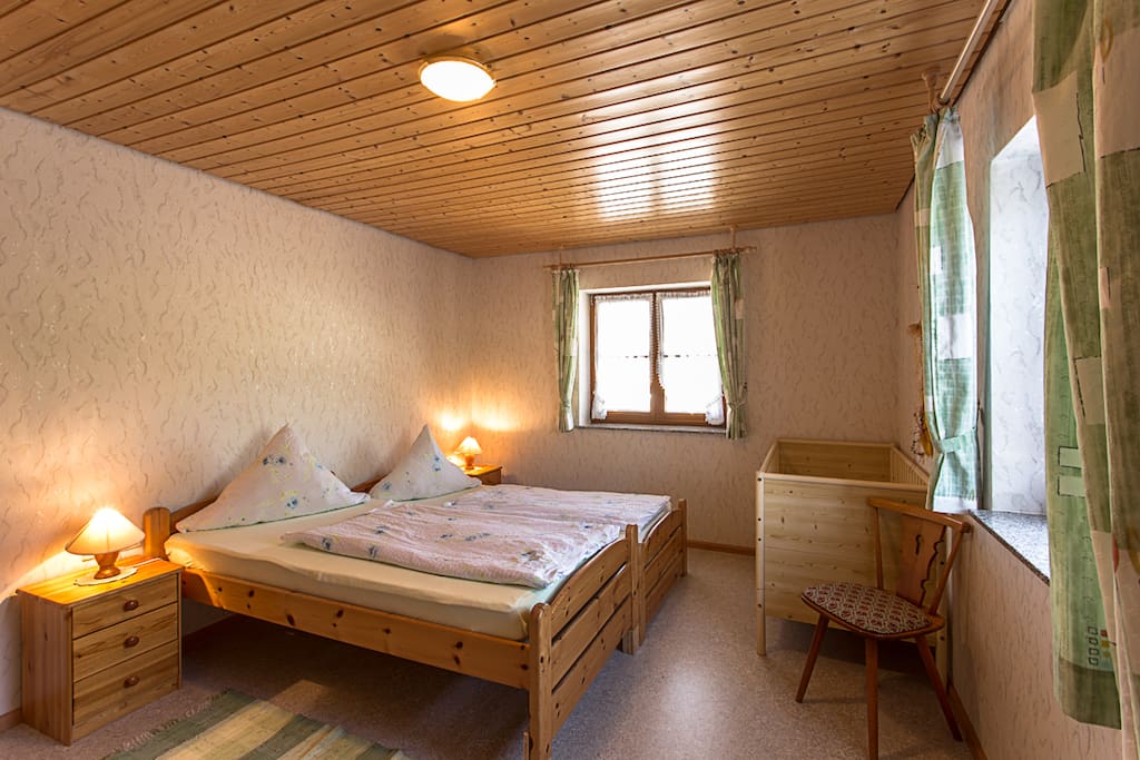 Schlafzimmer 2