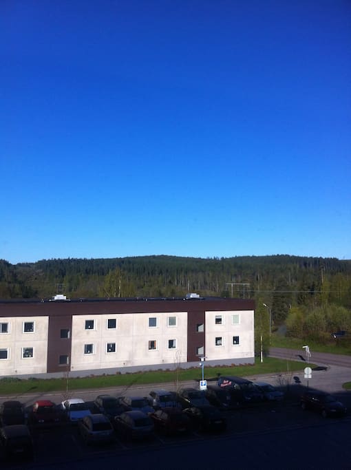 Utsikt från balkongen.