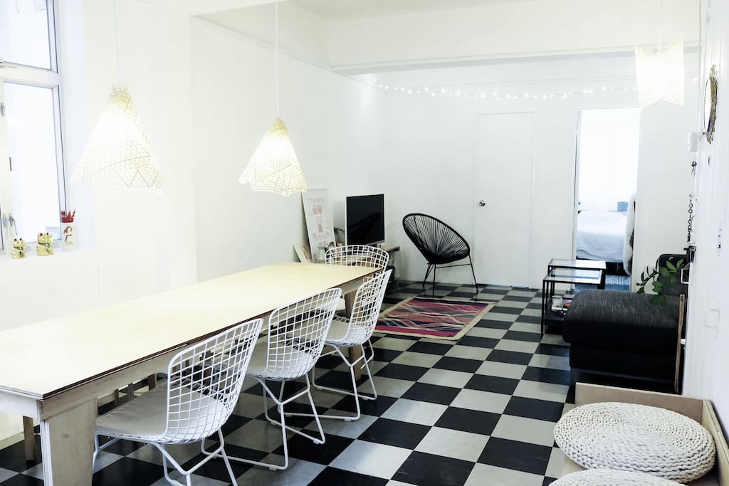 Welcoming long table & entrance bench