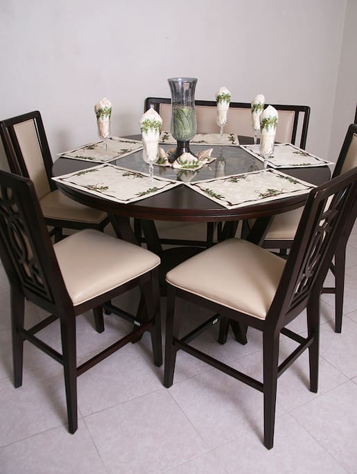Dining table/Desk