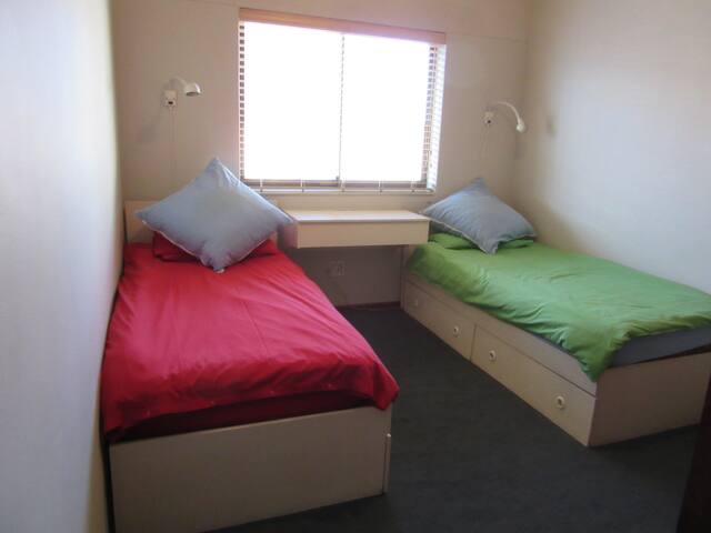 Bright & Spacious Luxury Apartment gallery image 4