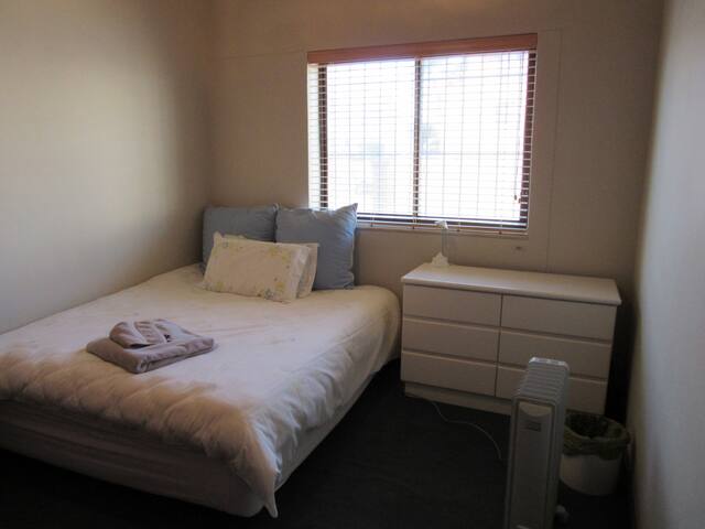 Bright & Spacious Luxury Apartment gallery image 5