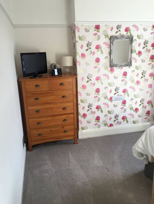 Guest bedroom
