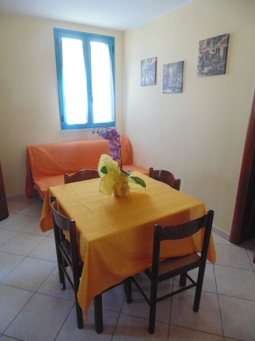 saletta con vista divano letto a due posti