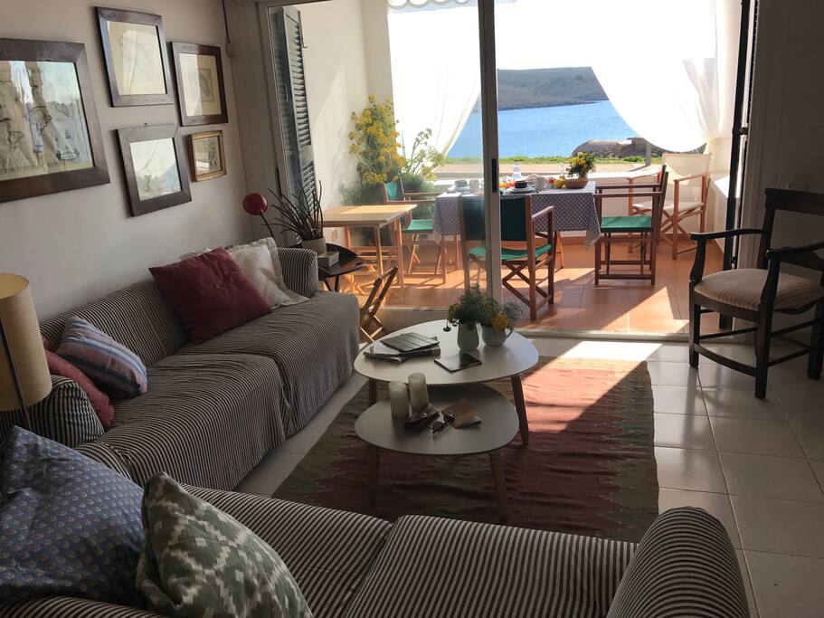 Desde el salón, al fondo la Bahia